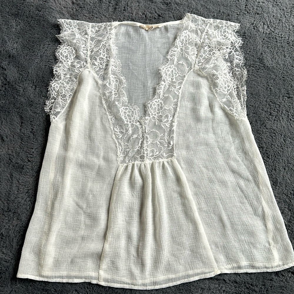 Lovestitch size M gauzy light cream top